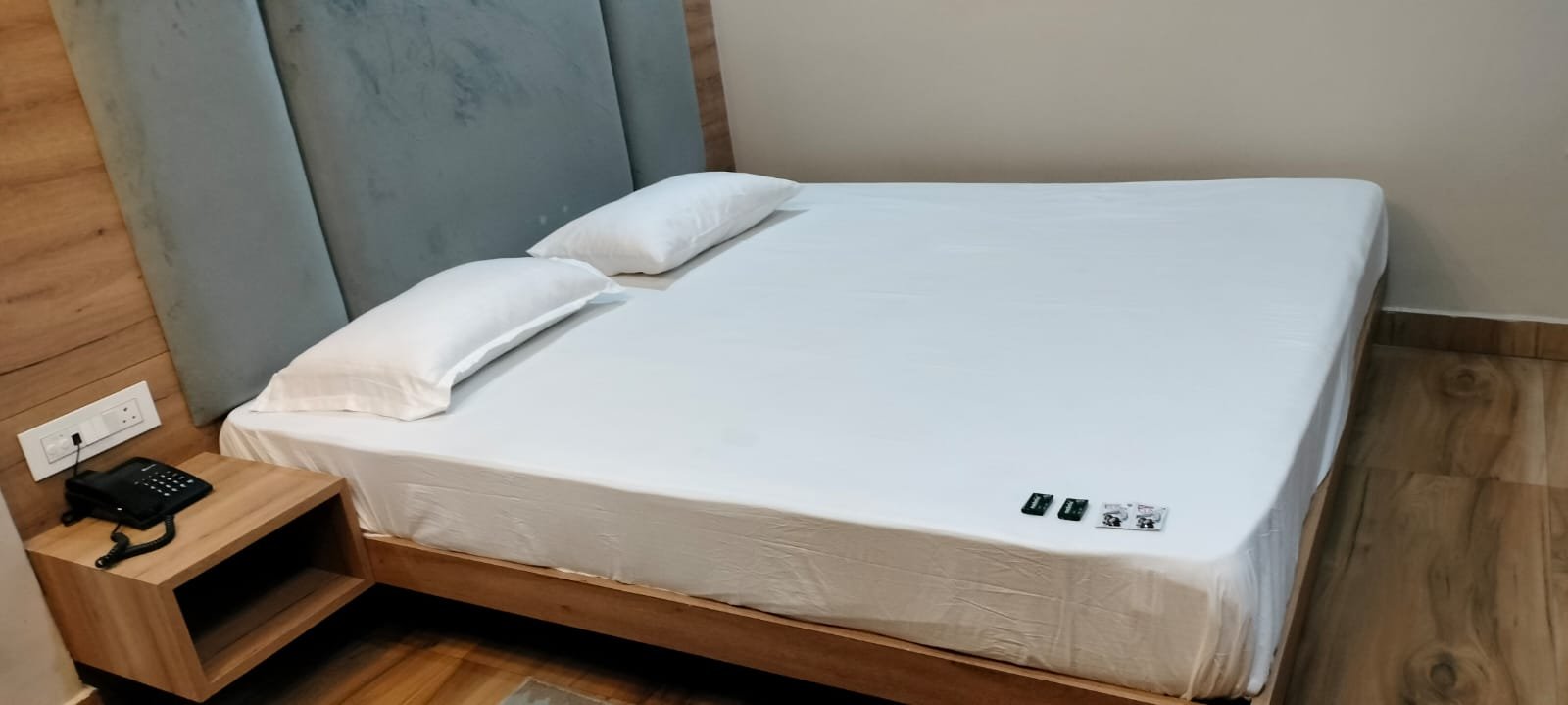 Semi Deluxe Room